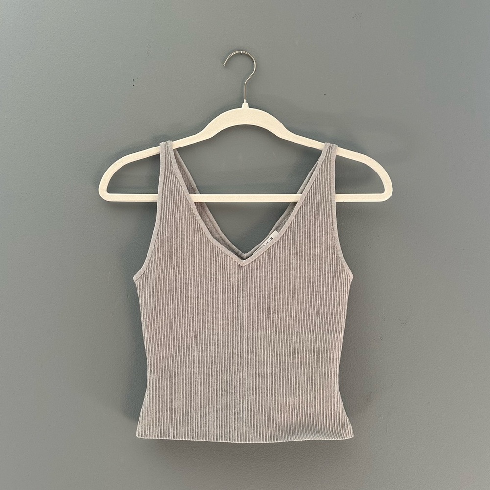 Aritzia Babaton Sculpt Knit V-neck Tank, Chrome, S